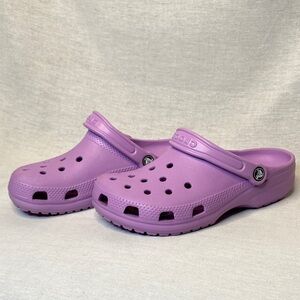 CROCS unisex lavender sandal 6M/8W NEW